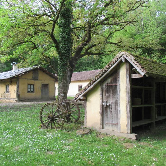 Photo de Borne-colonne N2 de la forêt de Chaux à Augerans
